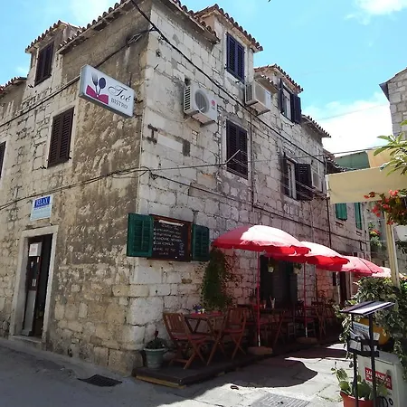 市中心公寓酒店 *